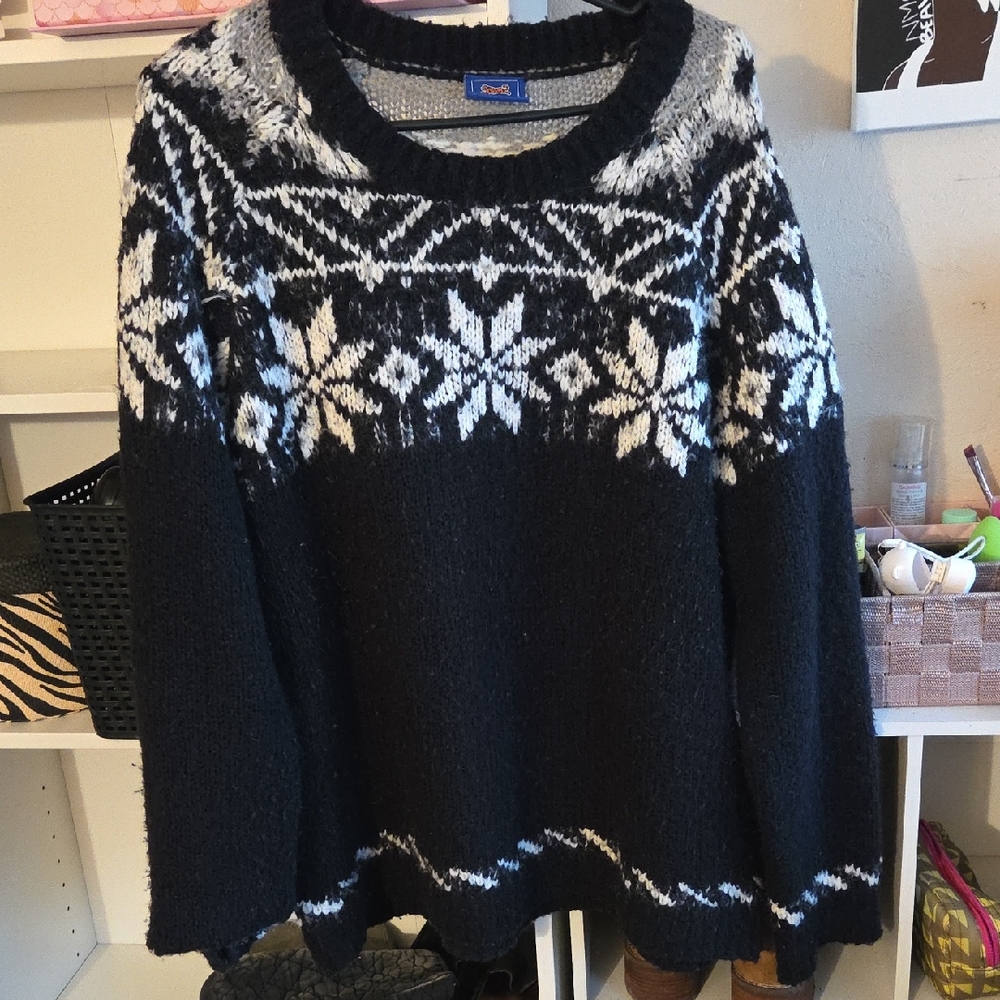 🦋Le Tigre Black and White Snowflake Crew Neck Sweater